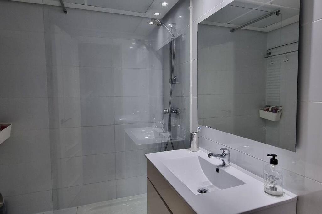 Habitacion Privada En El Centro De Madrid Exterior foto